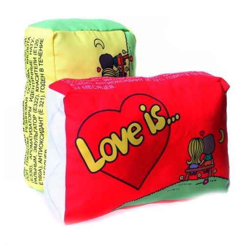 0672-3/34 Подушка Love is