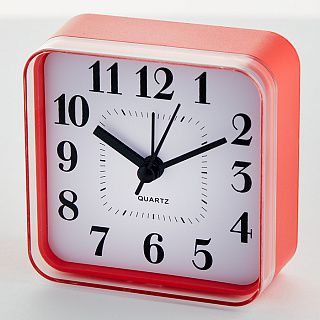 DT8-0018 Будильник 8.2*4.2*8.8 см (красный)