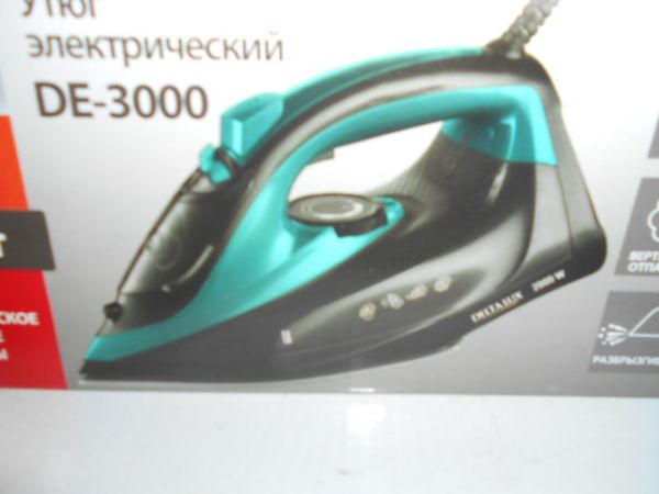 Утюг DELTA LUX DE-3000  черный с красным: 2000 Вт,КЕРАМИКА, САМООЧИСТКА,ПАРОВОЙ УДАР, 320мл